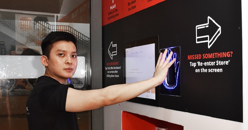 Biometric palm scanner