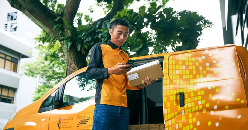 Drivers receive live routing updates on their phones